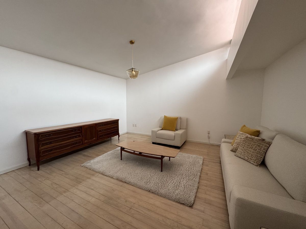 28 de 32: Sala