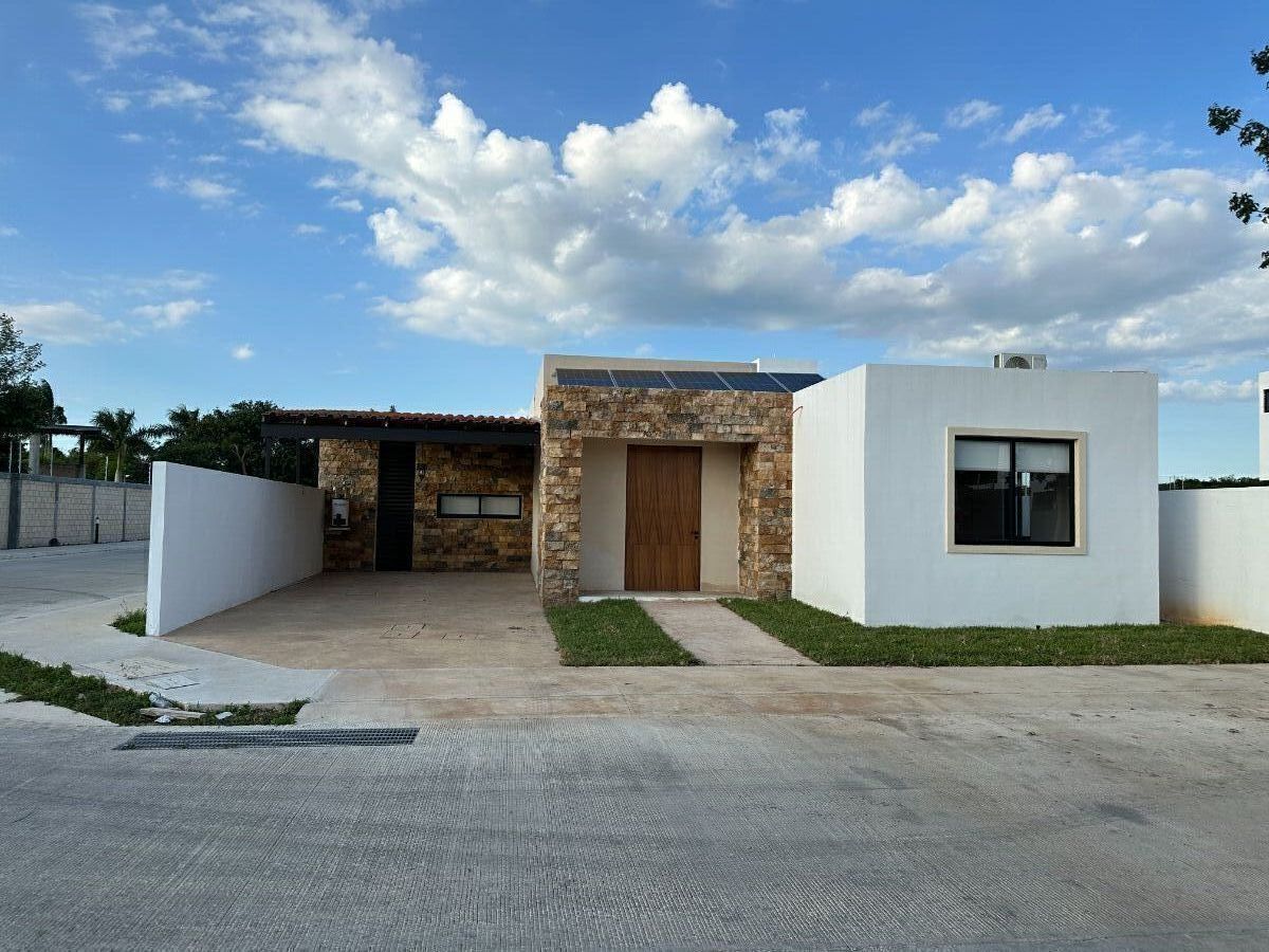 CASA EN RENTA | UNA SOLA PLANTA| PANELES SOLARES | CARRETERA MÉRIDA - PROGRESO|, foto 1 de 43