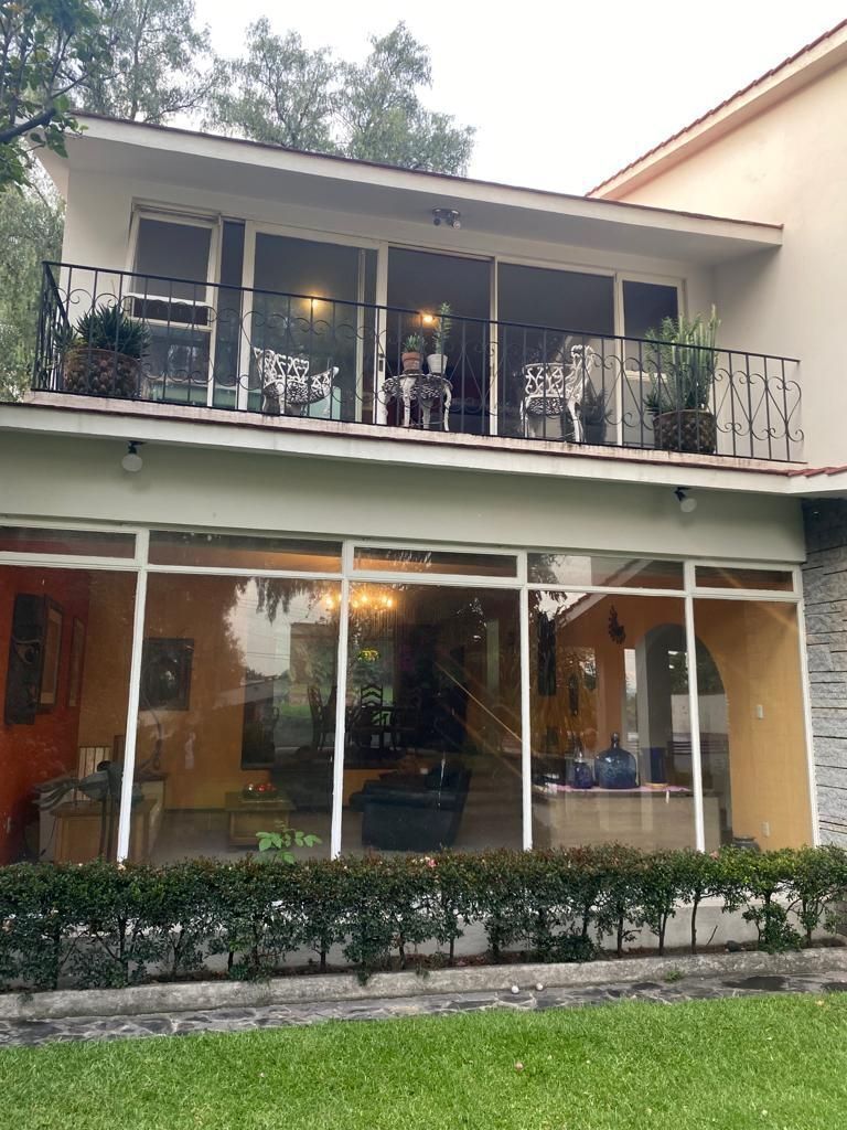 18 de 20: Fachada posterior.