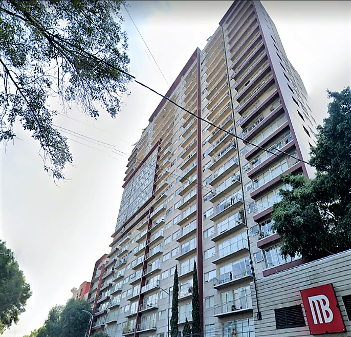 1 of 43: Fachada