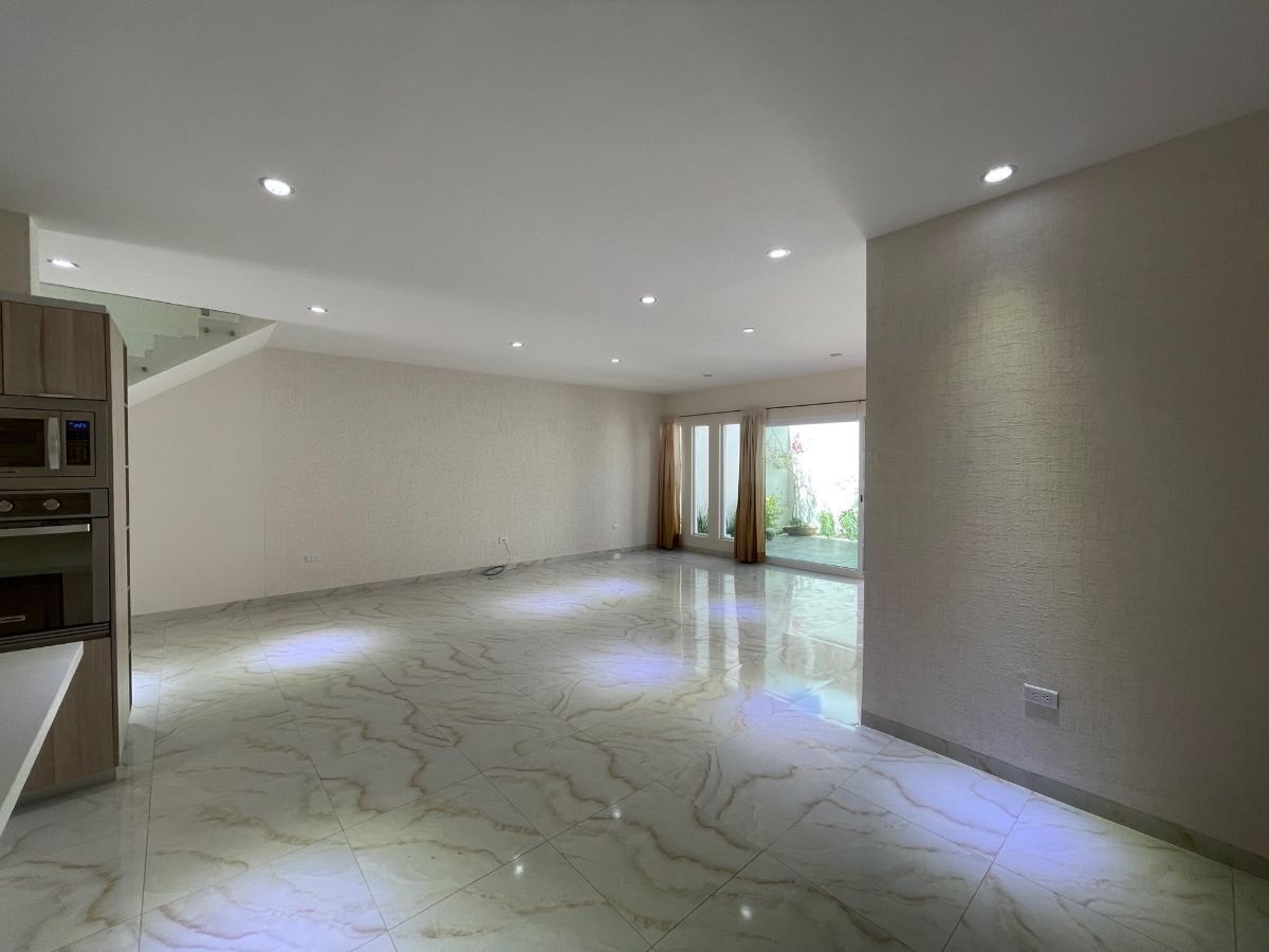 4 de 11: SALA COMEDOR