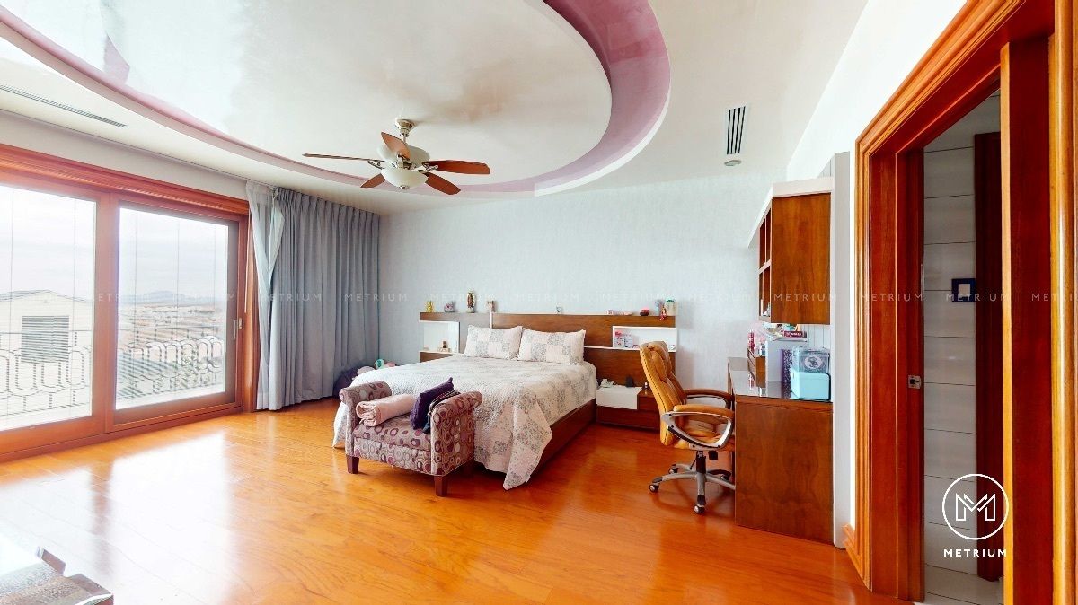 29 de 47: Recámara Secundaria 1 con Armario y Baño