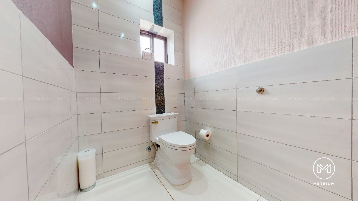 31 de 47: Baño Recámara Secundaria 1