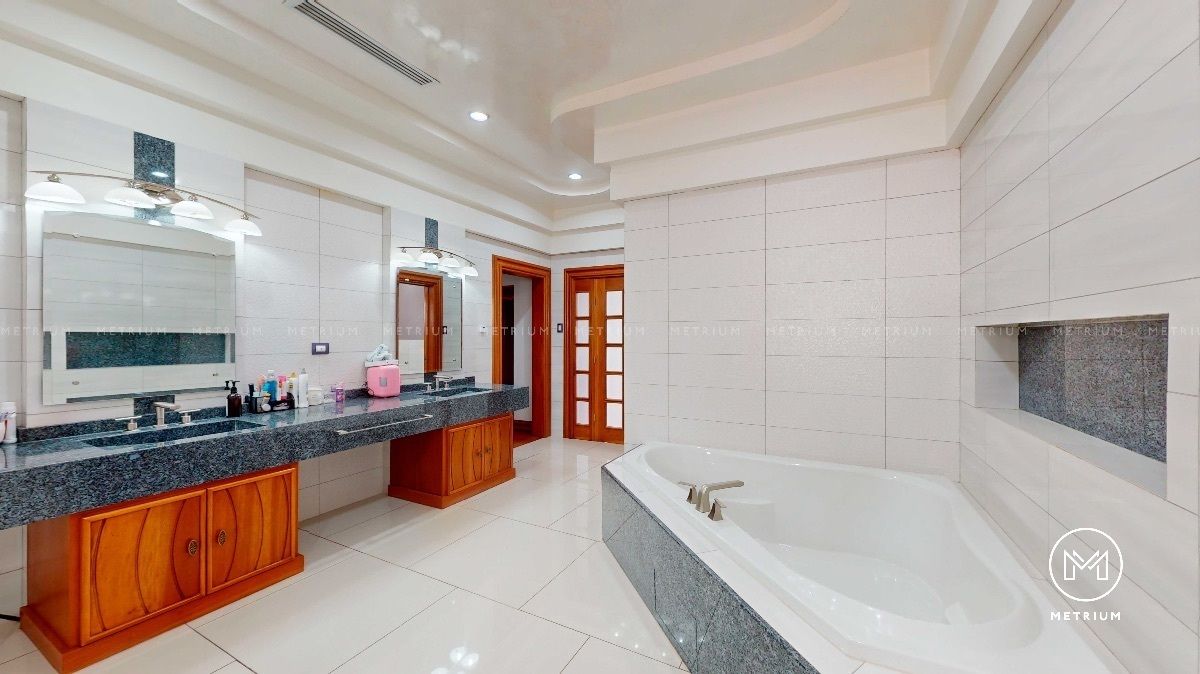 33 de 47: Baño Recámara Secundaria 1