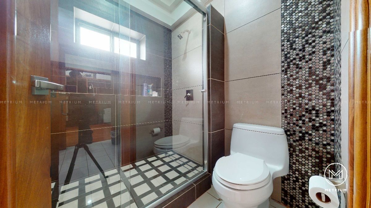 38 de 47: Baño Recámara Secundaria 2