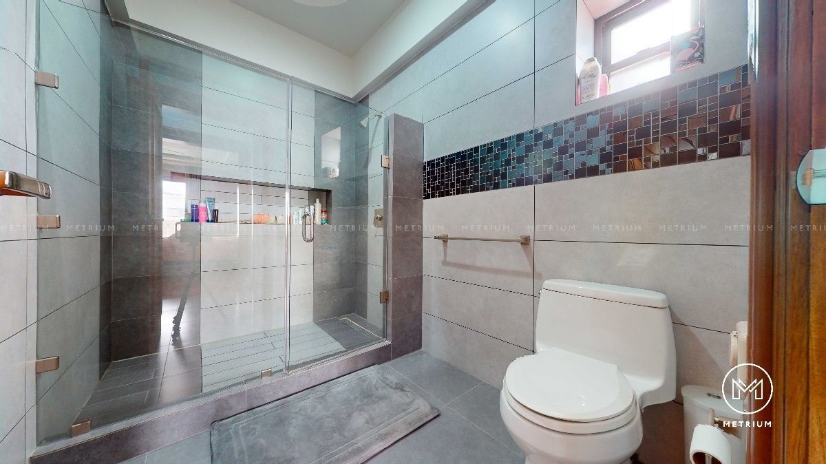 40 de 47: Baño Recámara Secundaria 3