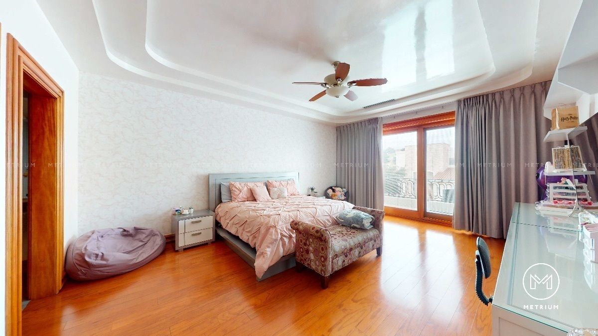 39 de 47: Recámara Secundaria 3 con Armario y Baño