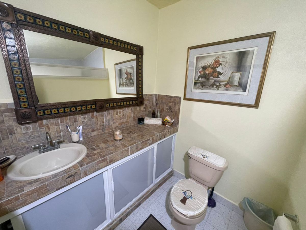 7 de 23: Baño completo.