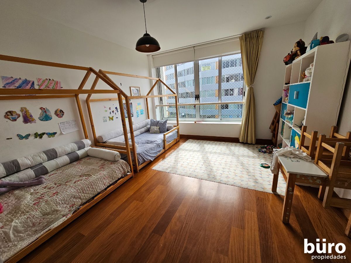 10 de 39: Dorm Secundario amplio en la primera planta baño incorporado