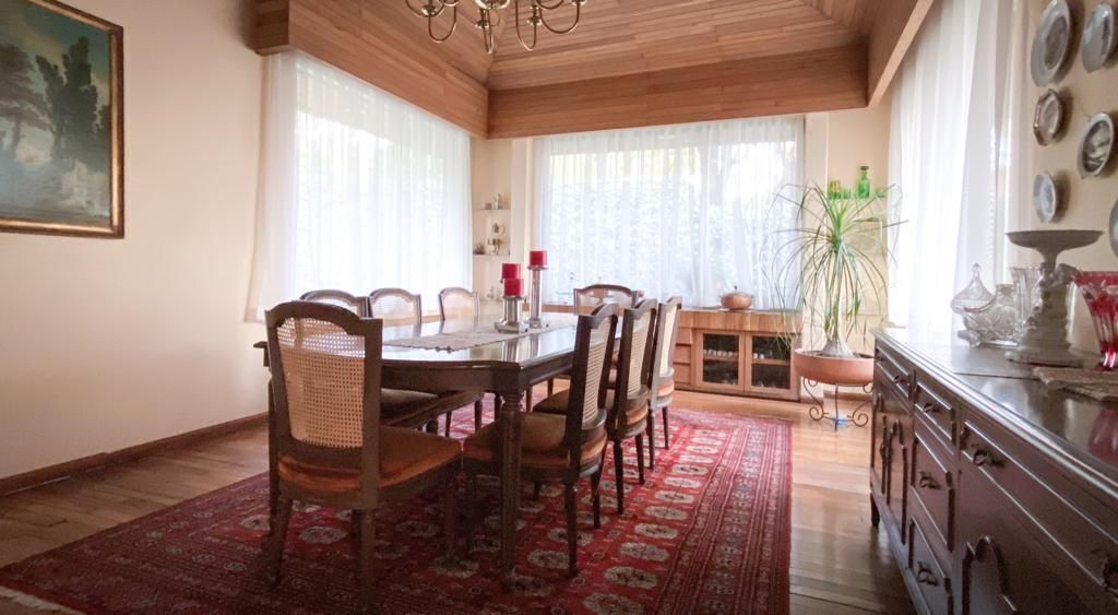 4 de 18: Amplía área de Comedor.