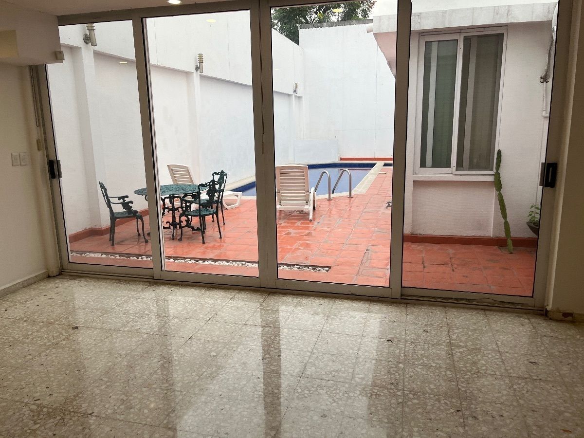 3 de 8