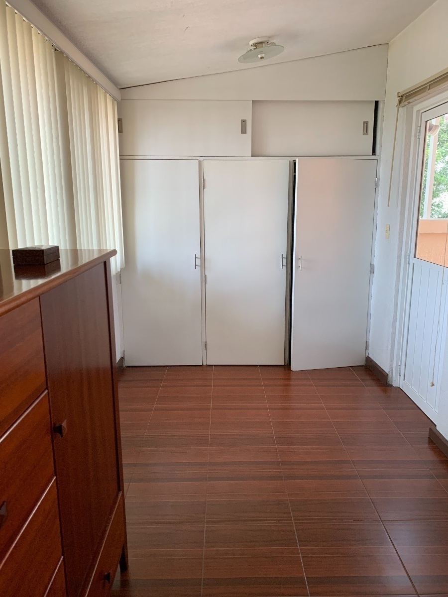 28 de 35: AMPLIOS CLOSETS