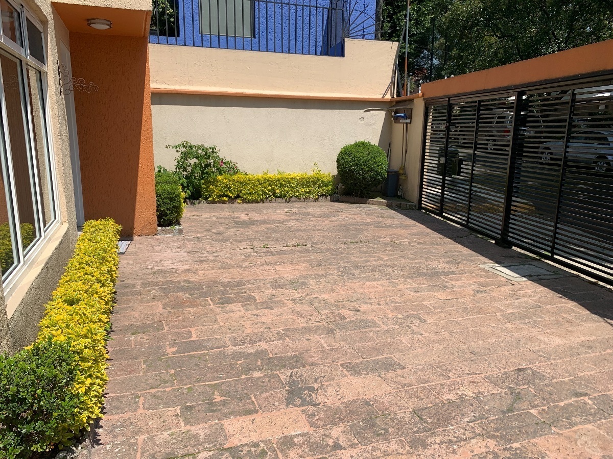 10 de 35: COCHERA EN NIVEL DE CALLE