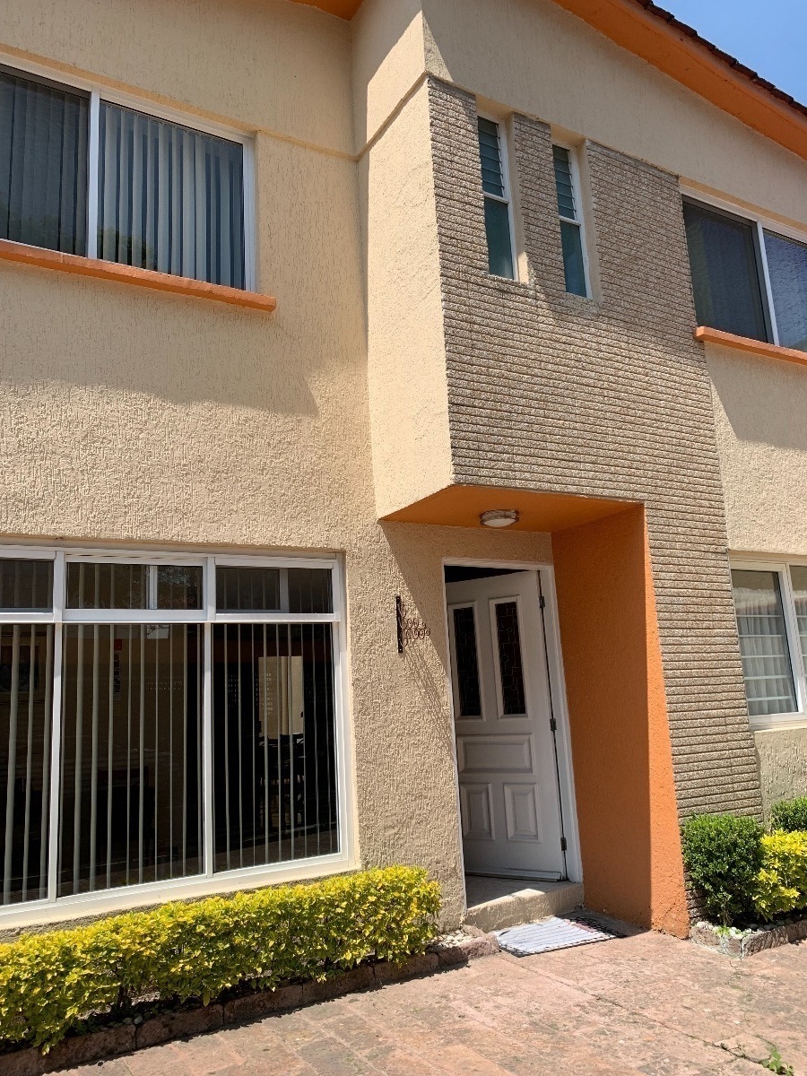 8 de 35: ENTRADA PRINCIPAL