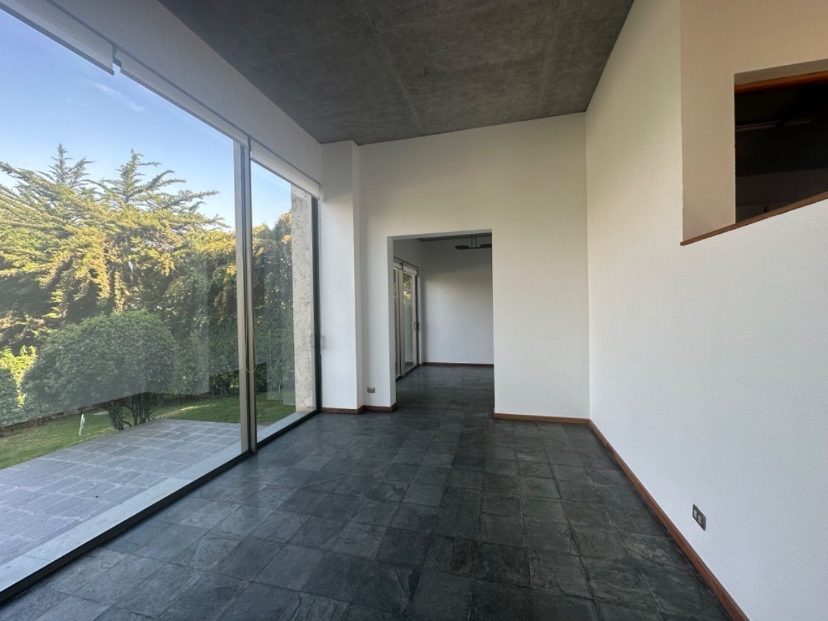 2 de 15: Living con cielos doble altura