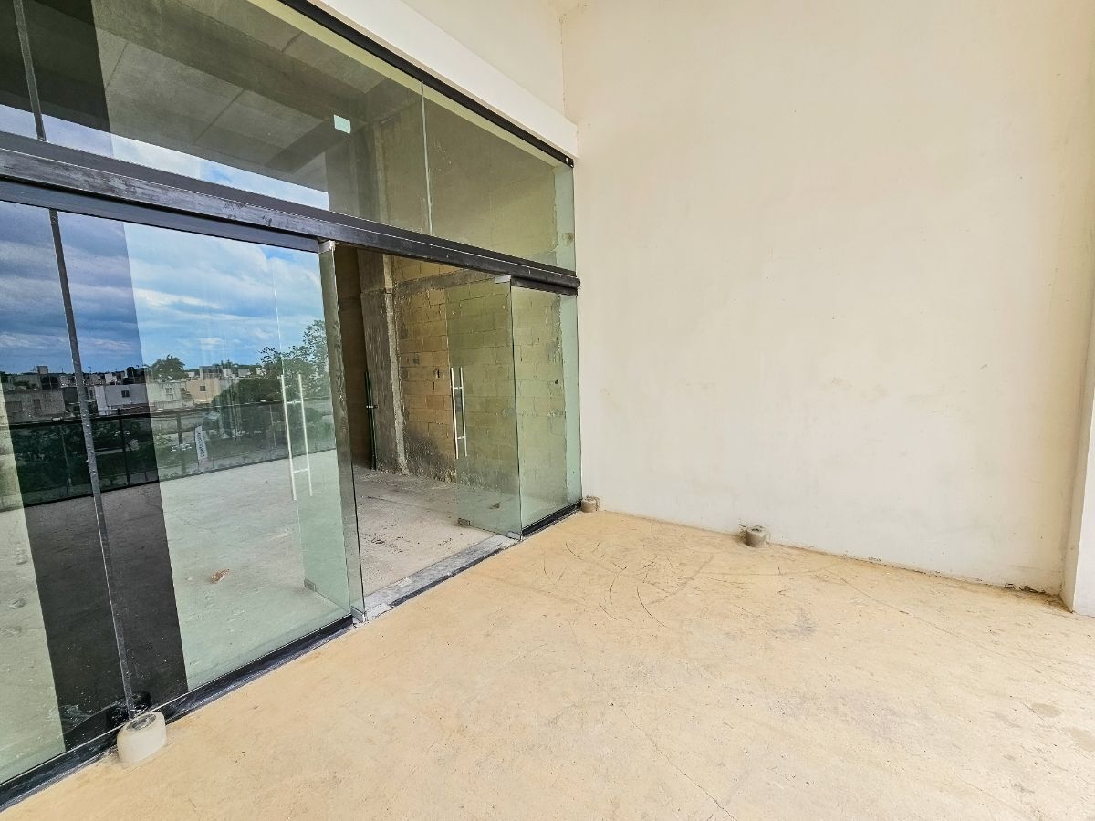 4 de 14: Master Plaza 135