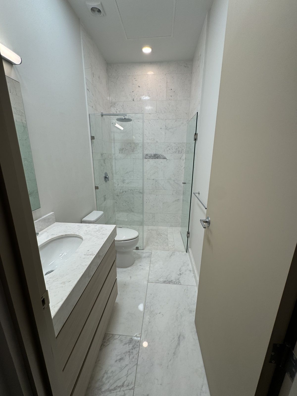 9 de 11: Baño secundario