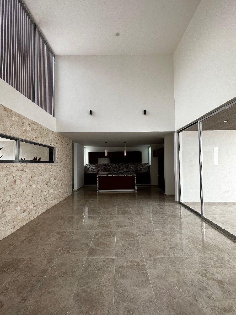 5 de 41: Sala y comedor a doble altura