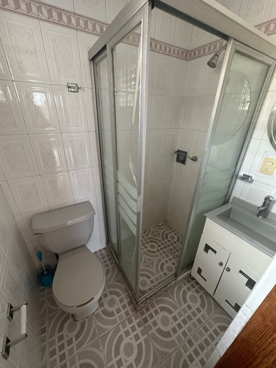 8 de 12: Baño recámara principal