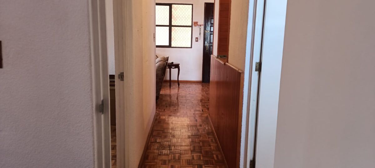 7 de 18: pasillo hacia sala