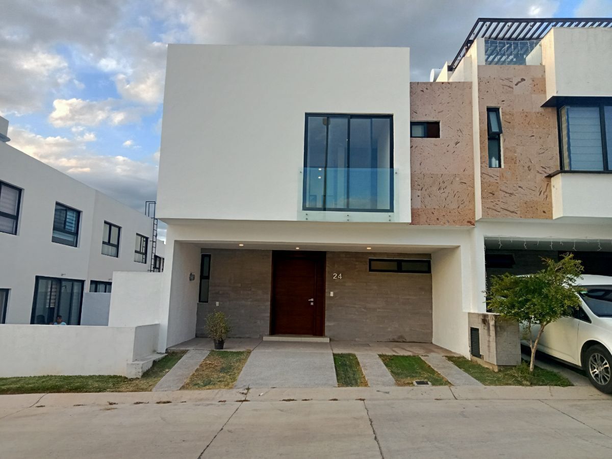1 de 22: Casa de 3 Recámaras en Venta, Capital Norte Zapopan.