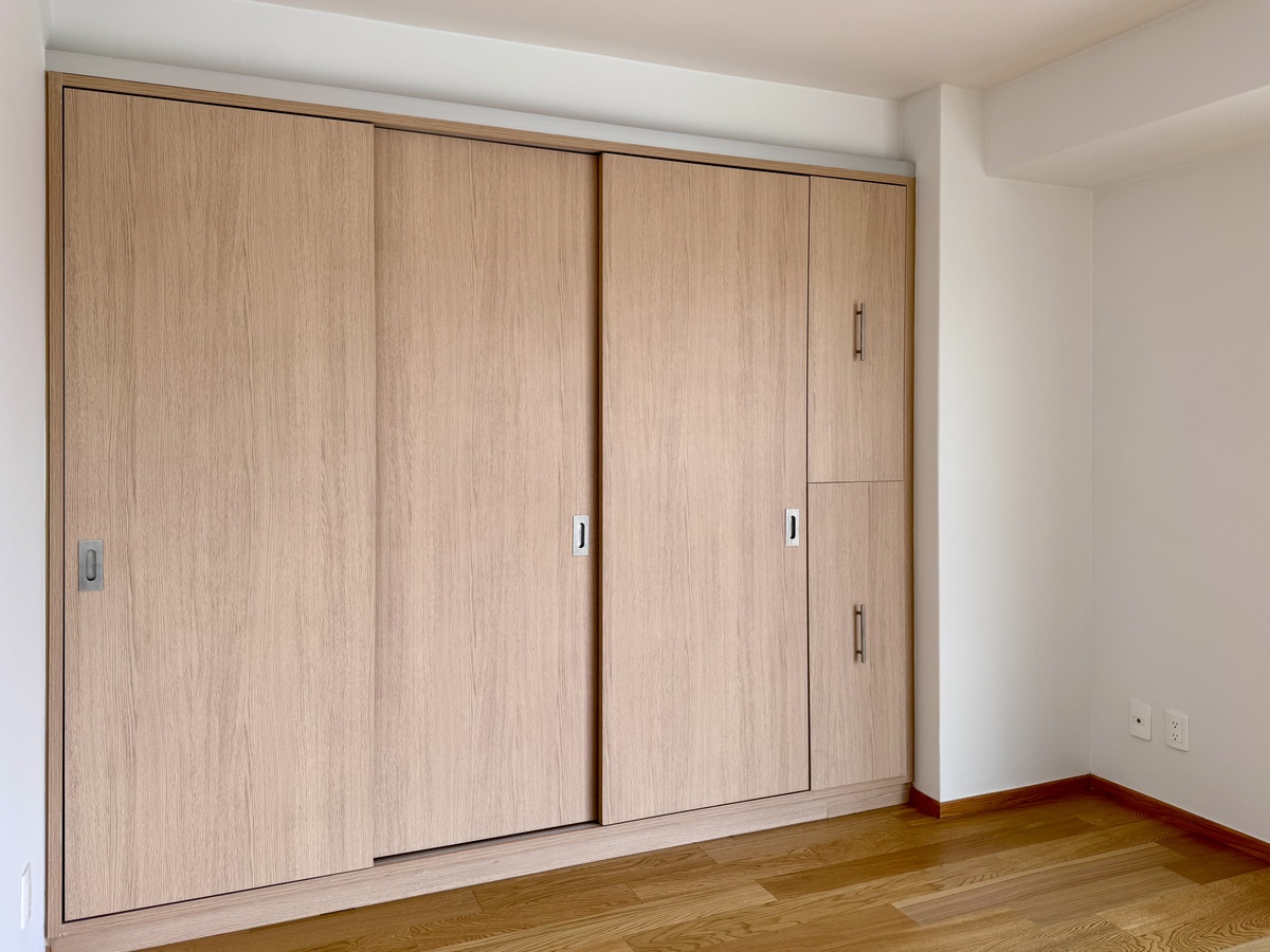 7 de 25: Closet