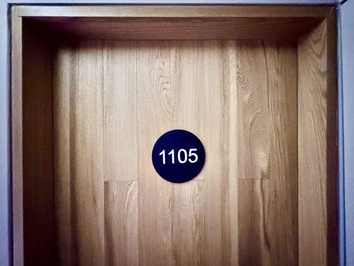 17 de 25: Puerta de madera