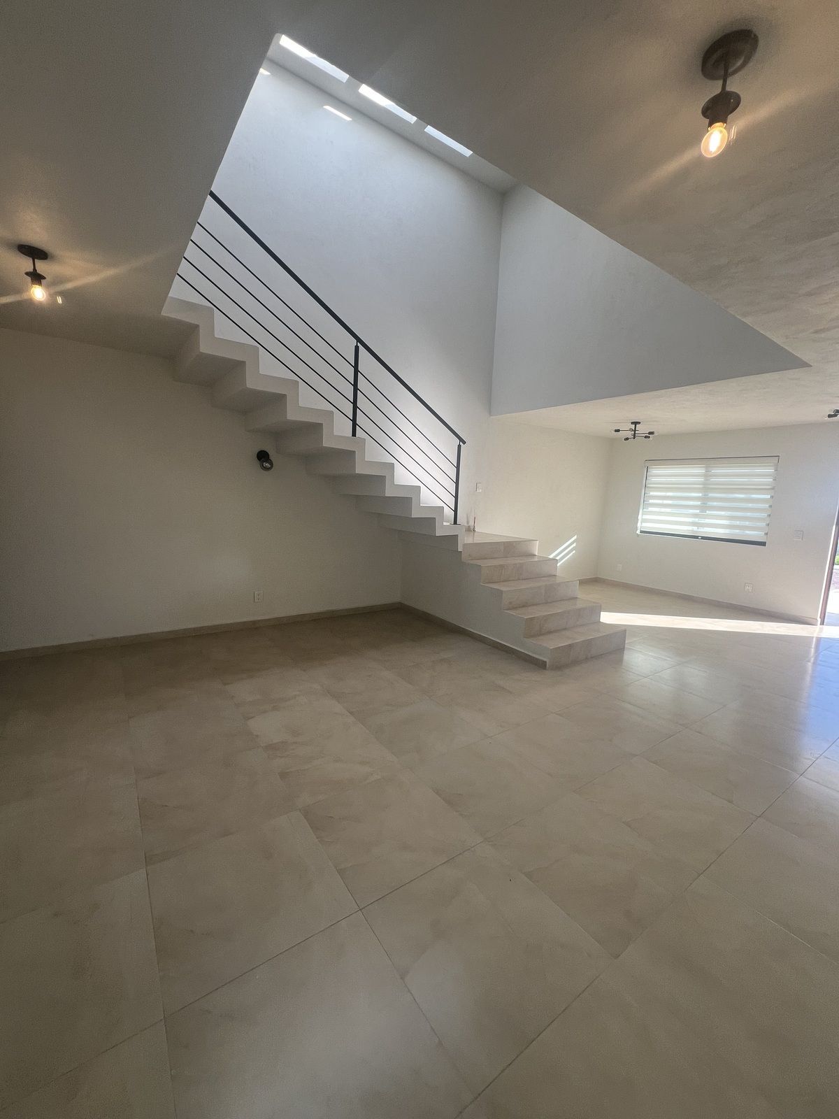 12 de 35: Comedor sala