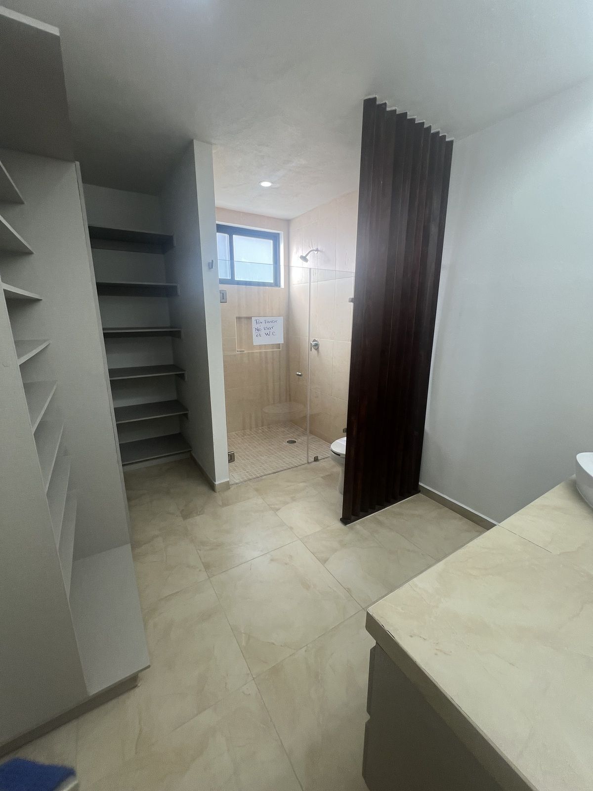 33 de 35: Vestidor rec principal