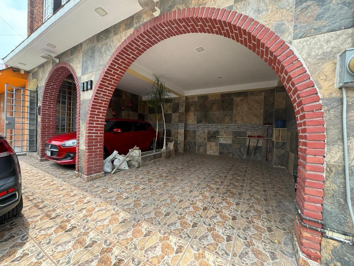 33 de 33: estacionamiento