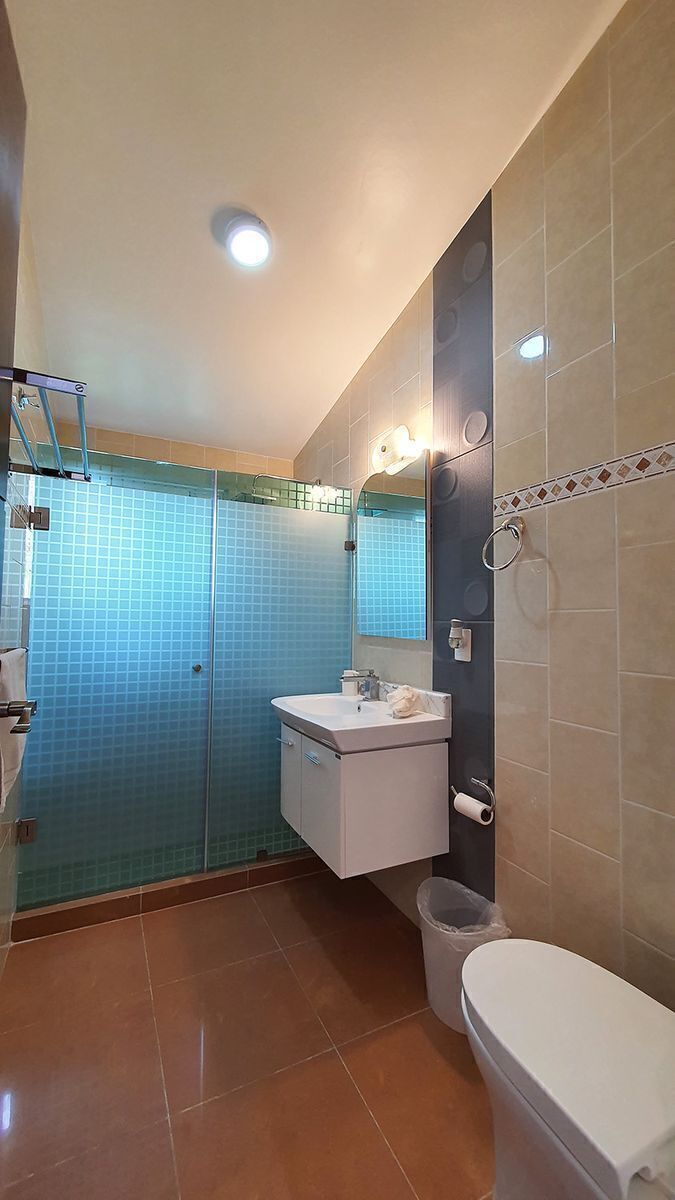 15 de 17: Baño completo en planta alta