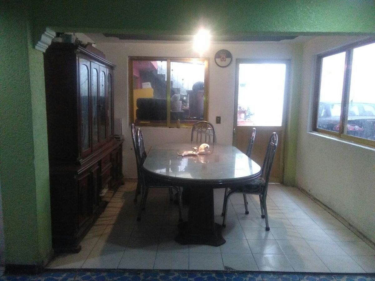 3 de 8