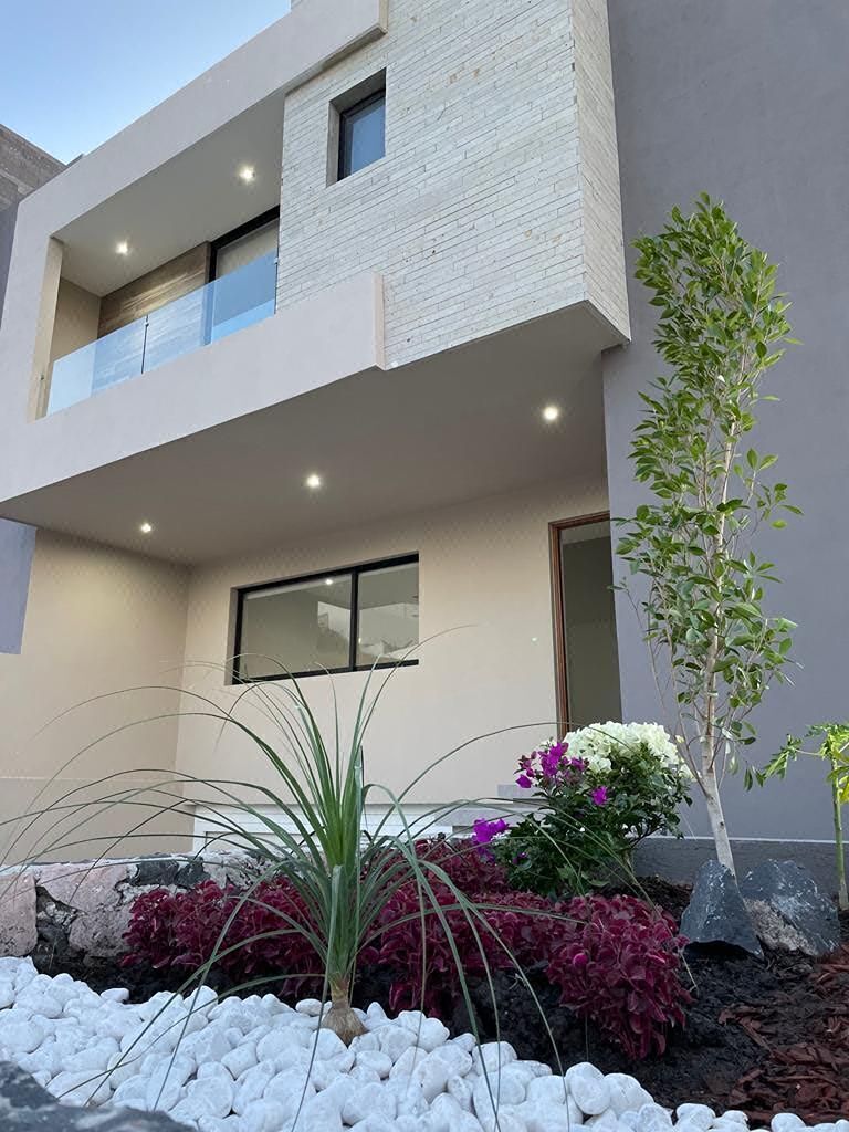 Hermosa y amplia casa en venta en Cumbres del Lago, Juriquilla, uno de los fracc