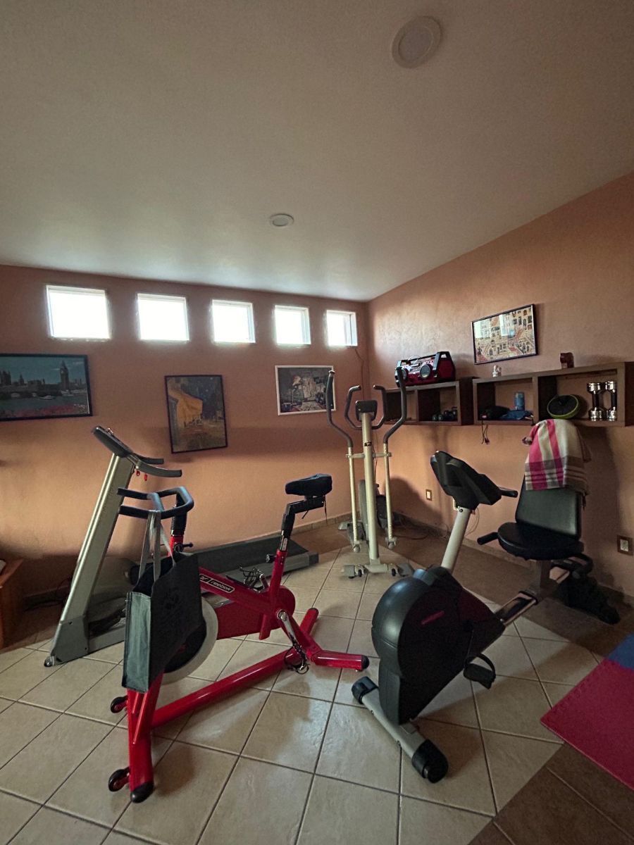 4 of 26: Cuarto planta baja