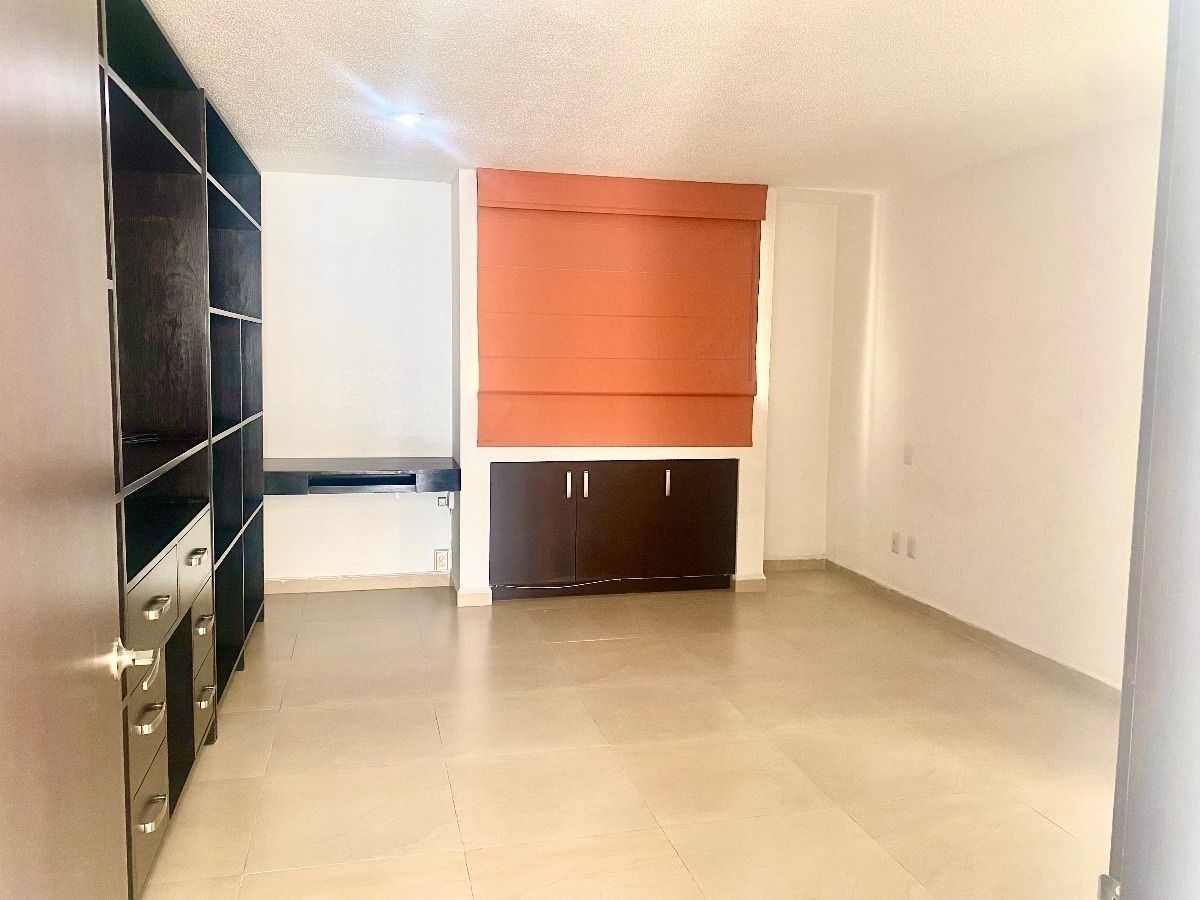 15 of 28: Recámara Principal