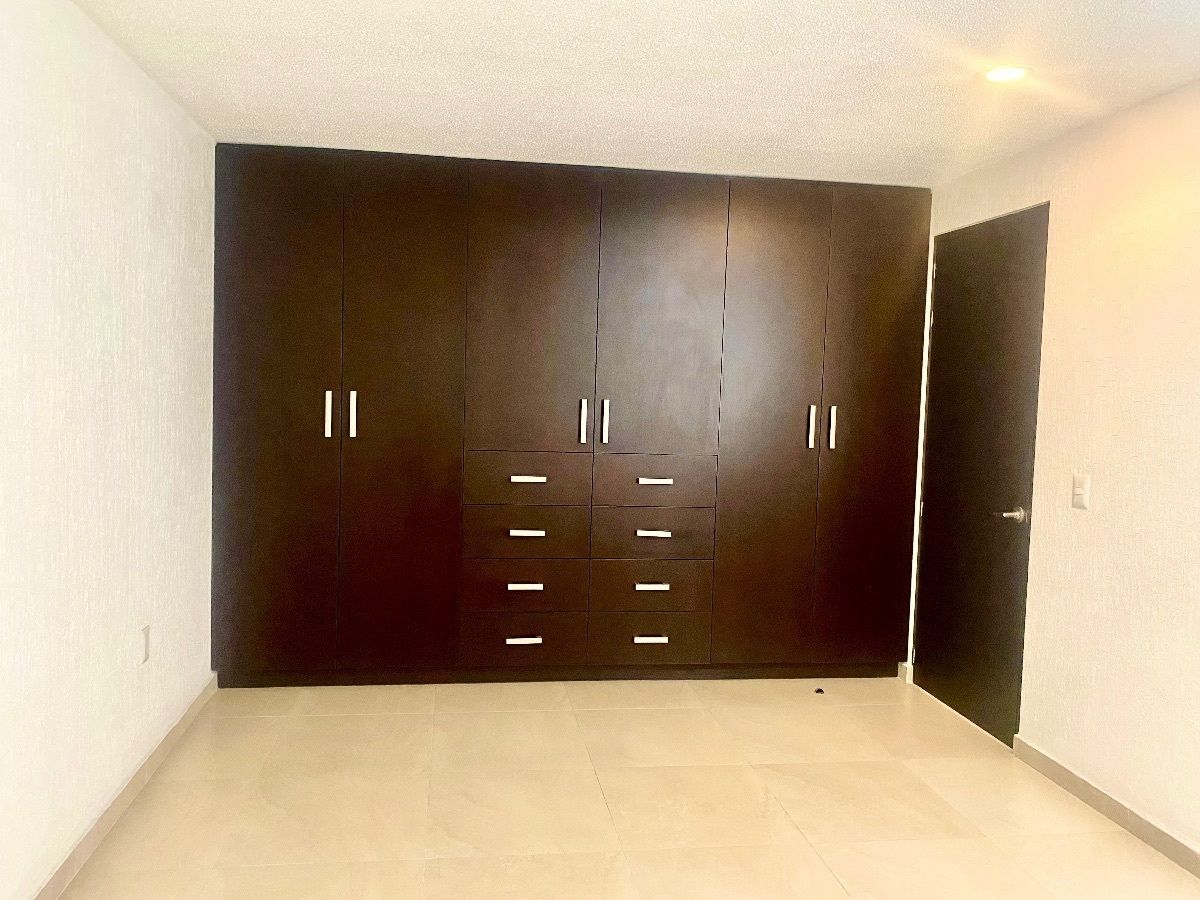 20 of 28: 2da Recámara y su closet