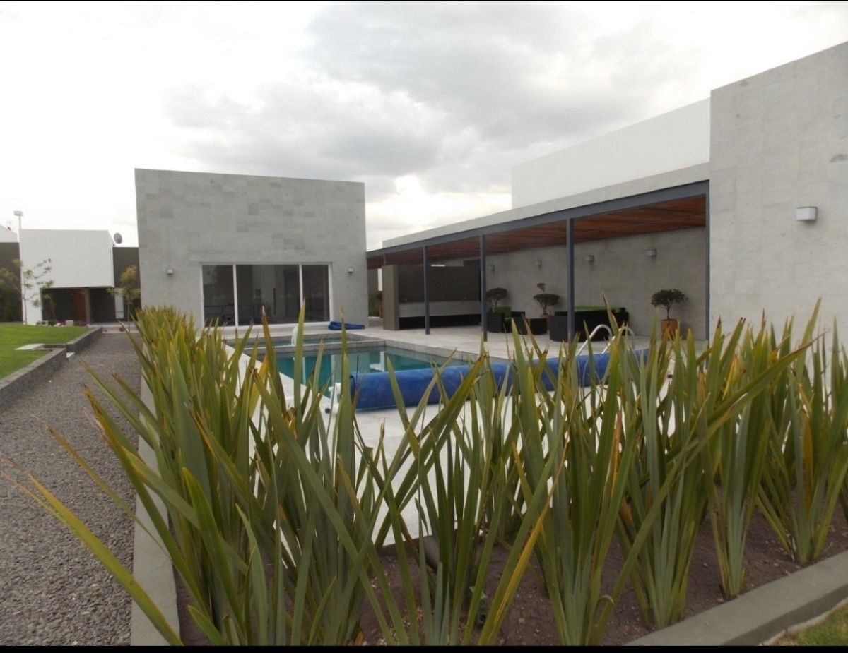 26 of 28: Área común