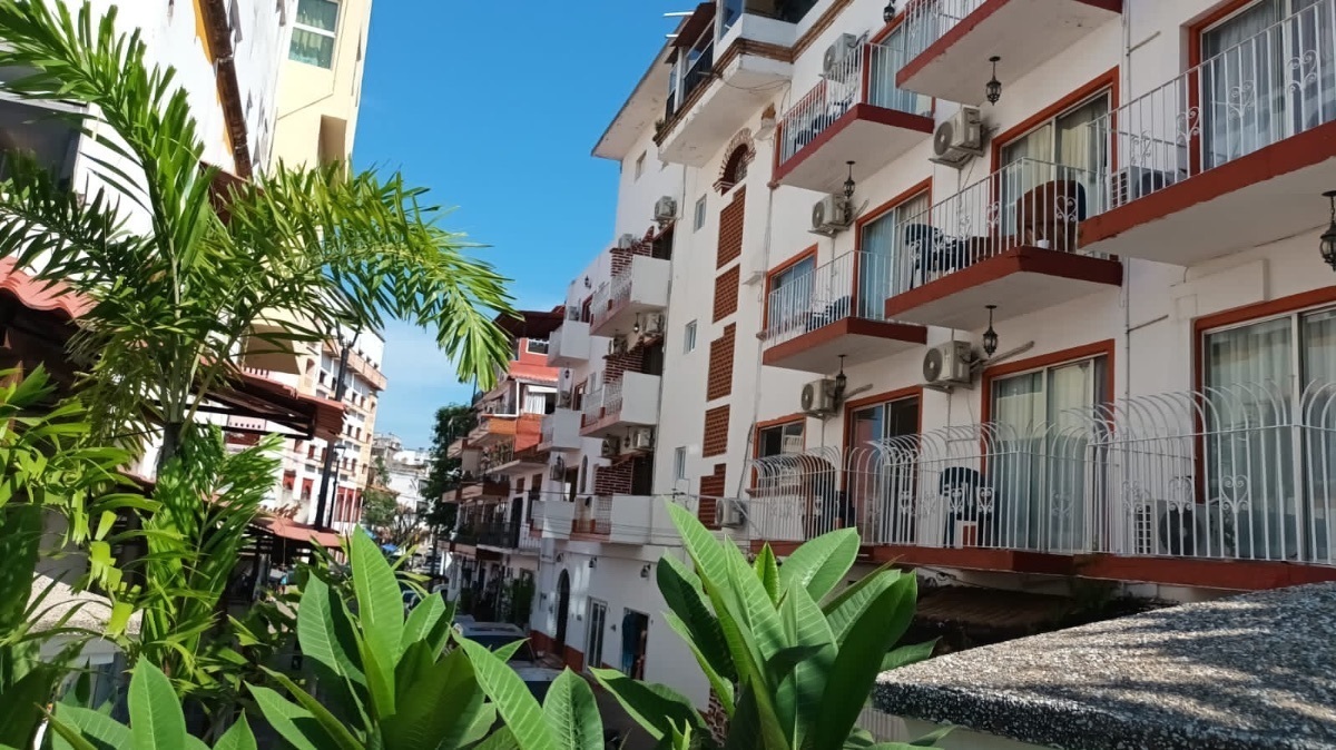 VISTA AL RIO CUALE A PASOS DEL MALECON HOTEL EN VENTA EN PUERTO VALLARTA