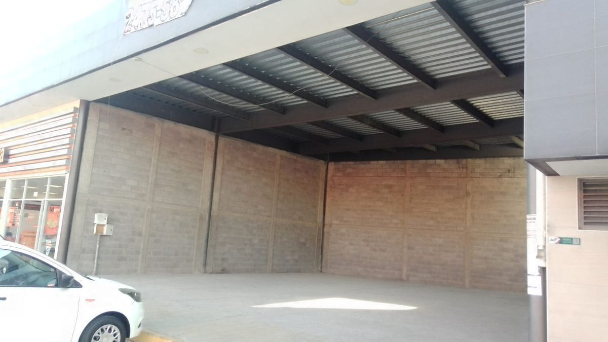 3 de 7: Local a pie de calle.