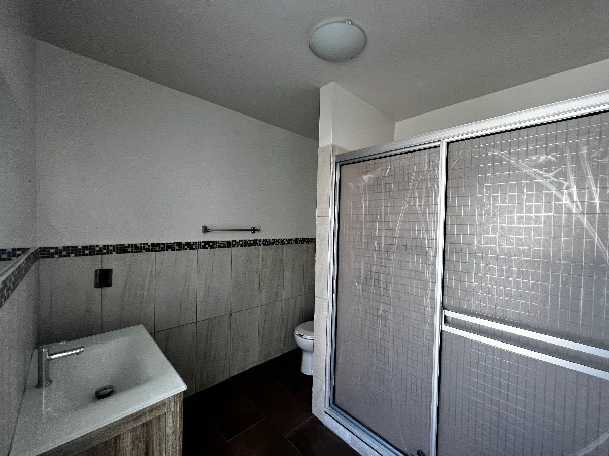 3 de 11: Baño rec ppal