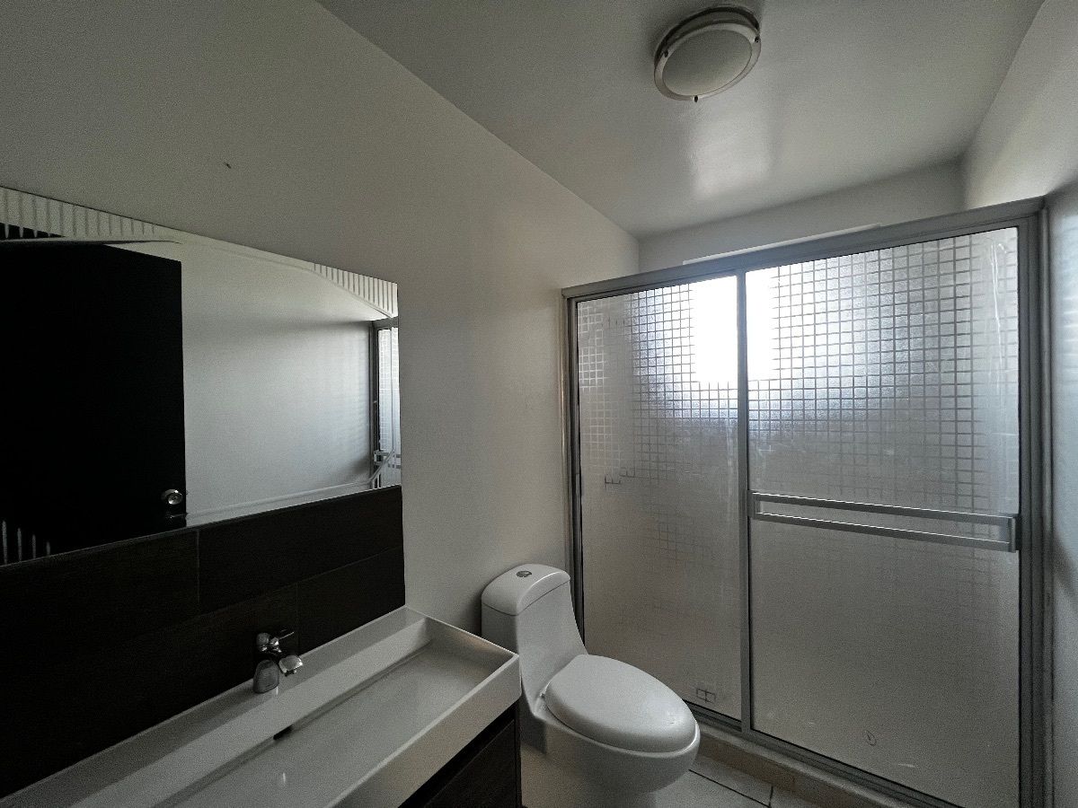 5 de 11: Baño recámaras secundarias