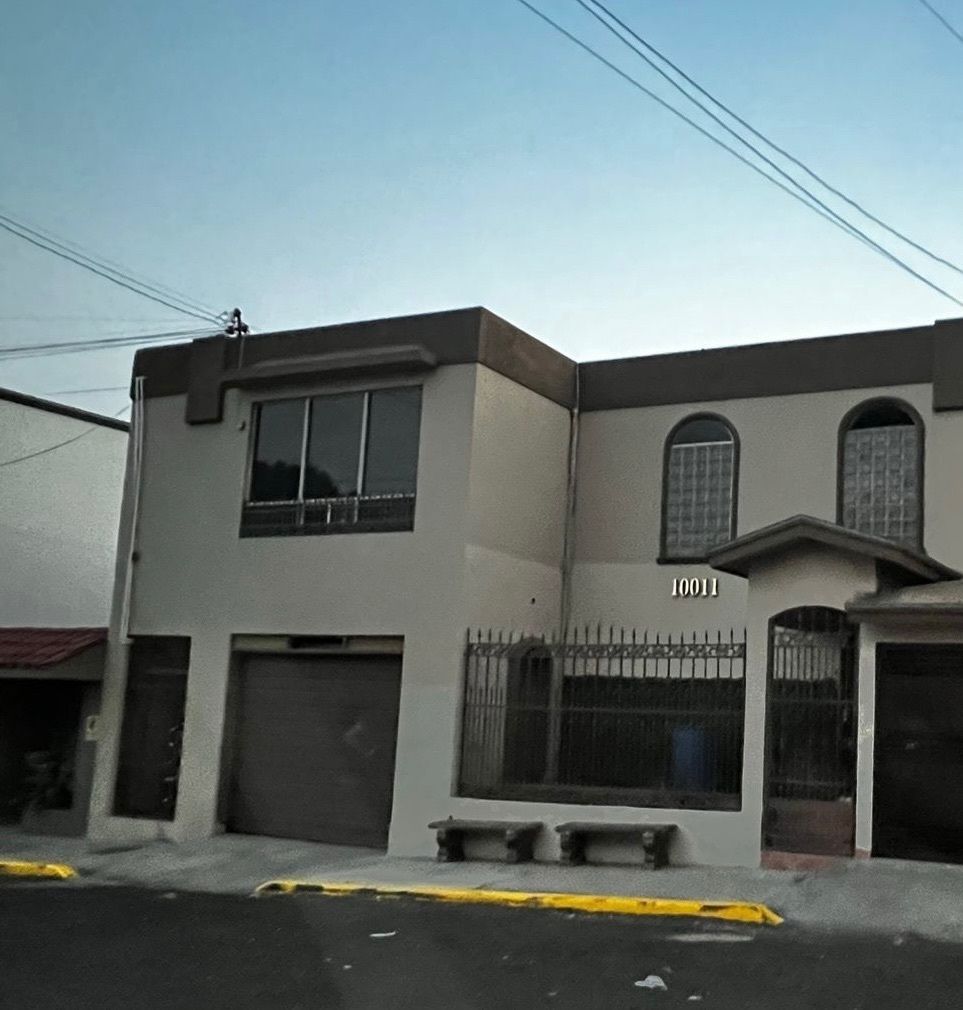 8 de 11: Fachada de la casa