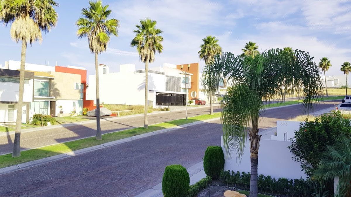 Venta casa p/inversionista Cumbres Lago Juriquilla Qro., 3 rec c/baño, cto serv