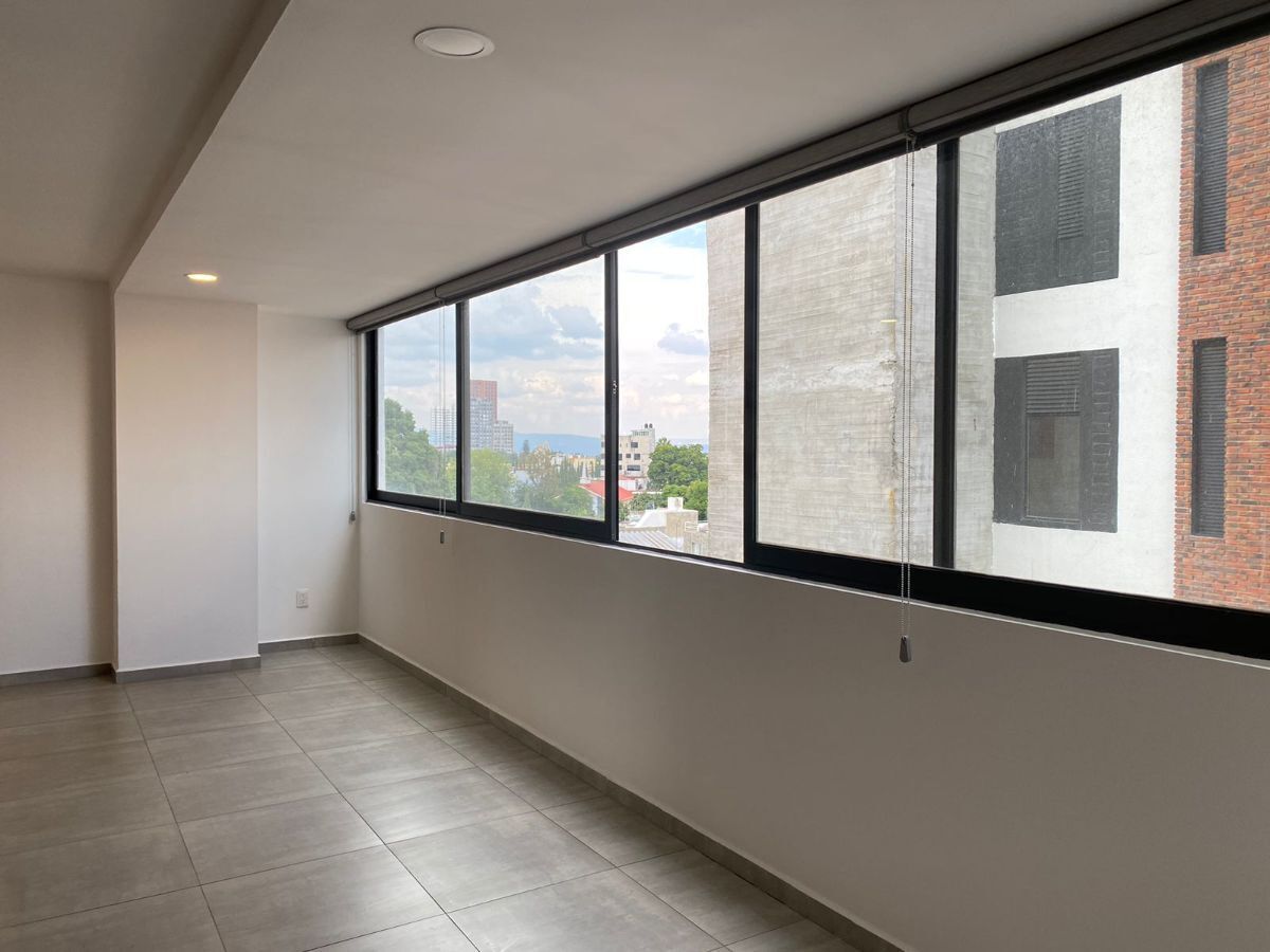 3 of 22: VISTA AREA A ALBERCA
ILUMINACION AL 100
CON PERSIANAS