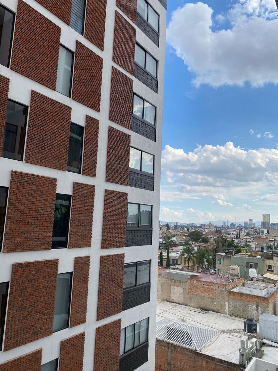 12 of 22: VISTA LATERAL