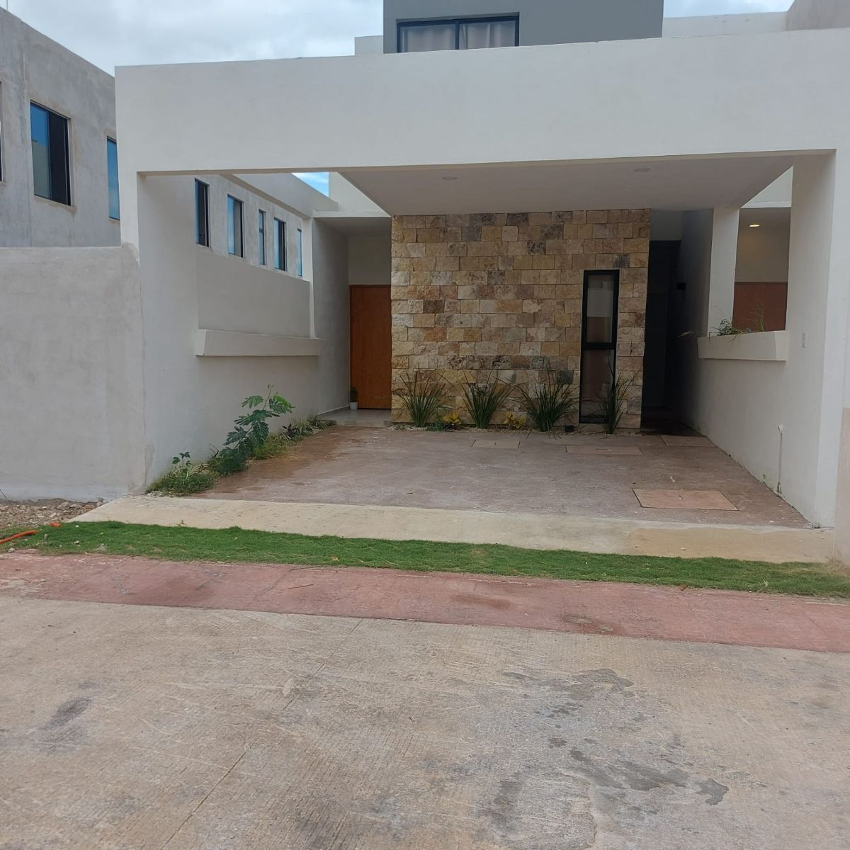 2 de 27: FACHADA