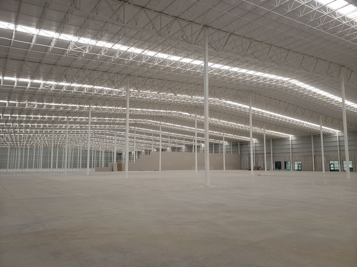 2 de 5: Renta de Bodega Industrial, 34,000m2, Zona Aeropuerto, Queré