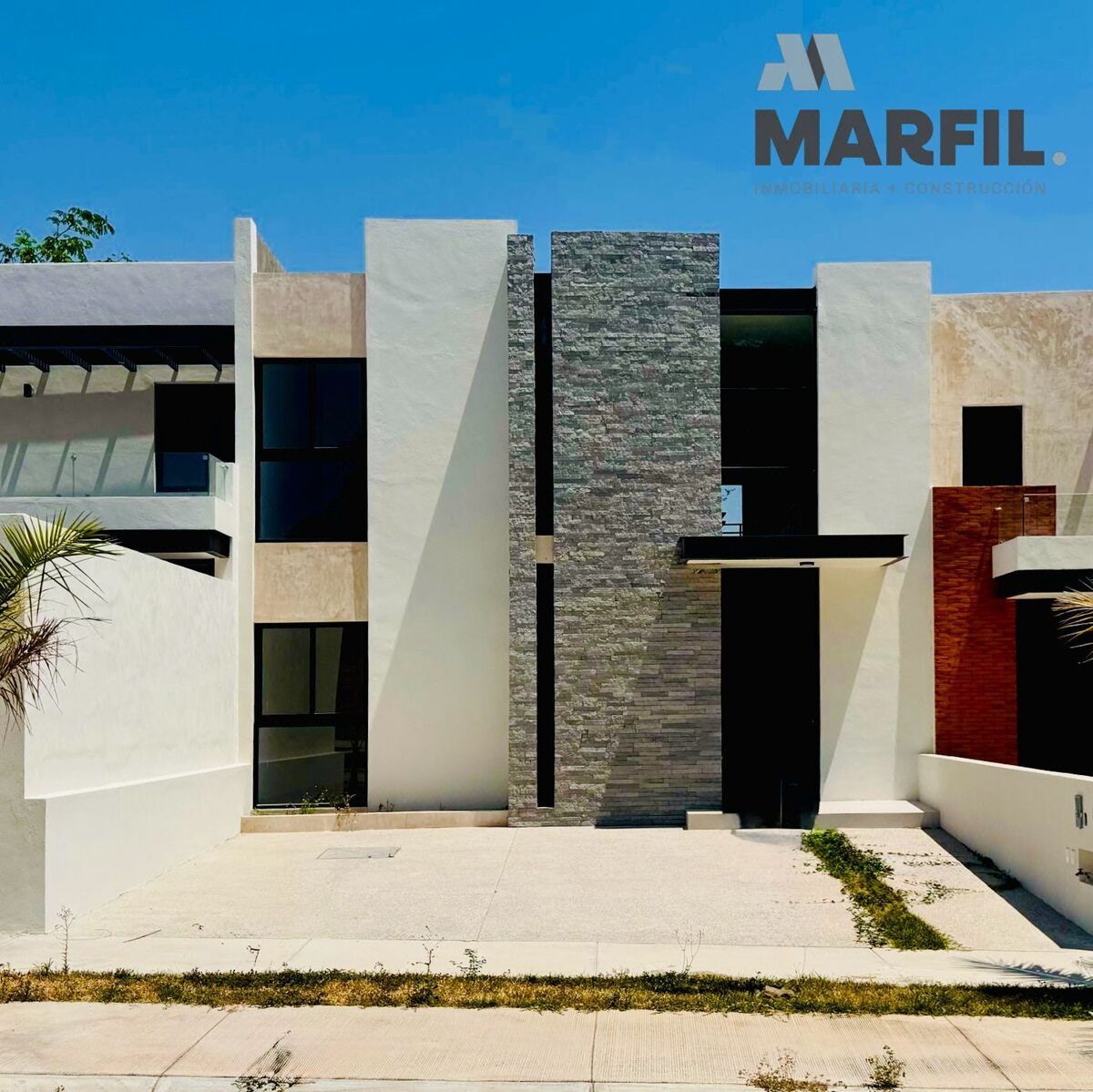 Oportunidad! Venta de Casa de 3 Recámaras con vista al jardín al Norte de Colima