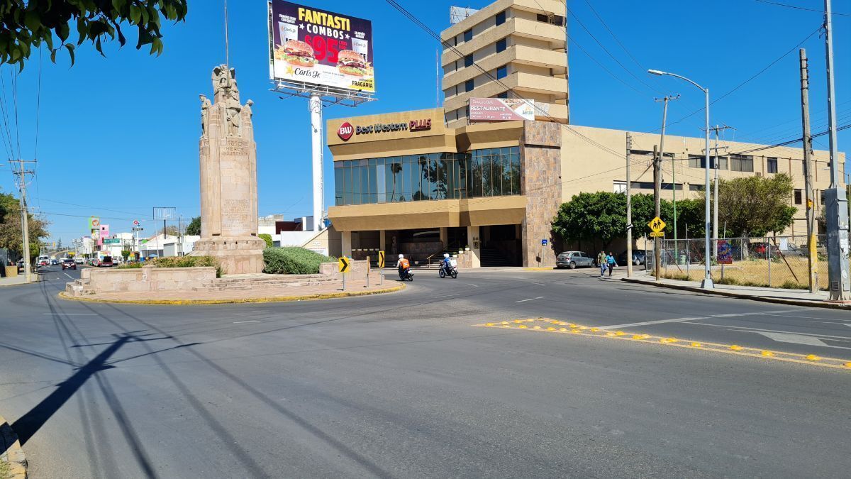 3 de 5: A media cuadra del Obelisco, cerca del Estadio