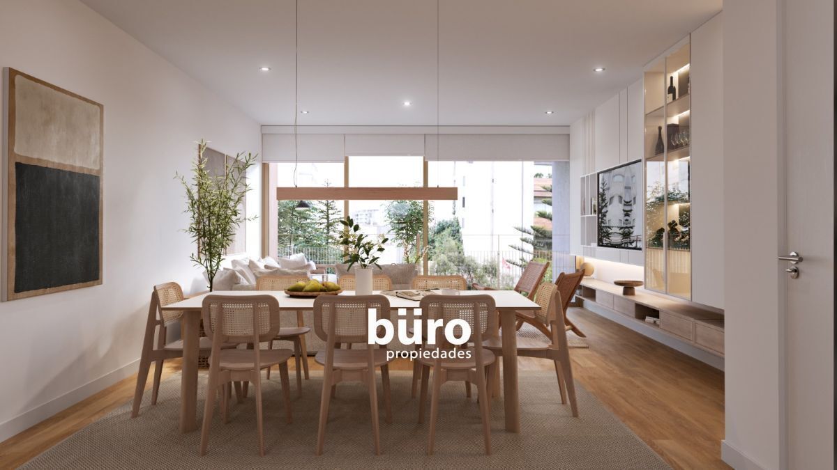 2 de 15: Comedor y Sala con muy buena luz natural y  Salida a Terraza